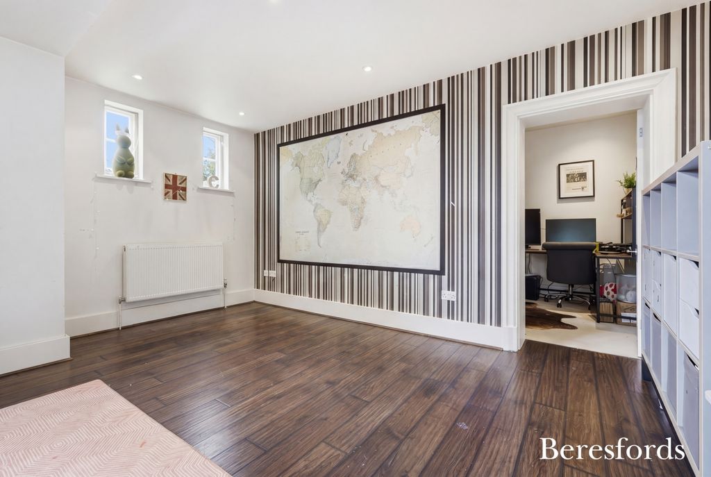 Additional image 11 of 3 bed flat for saleAcademy Square, Gidea Park RM2