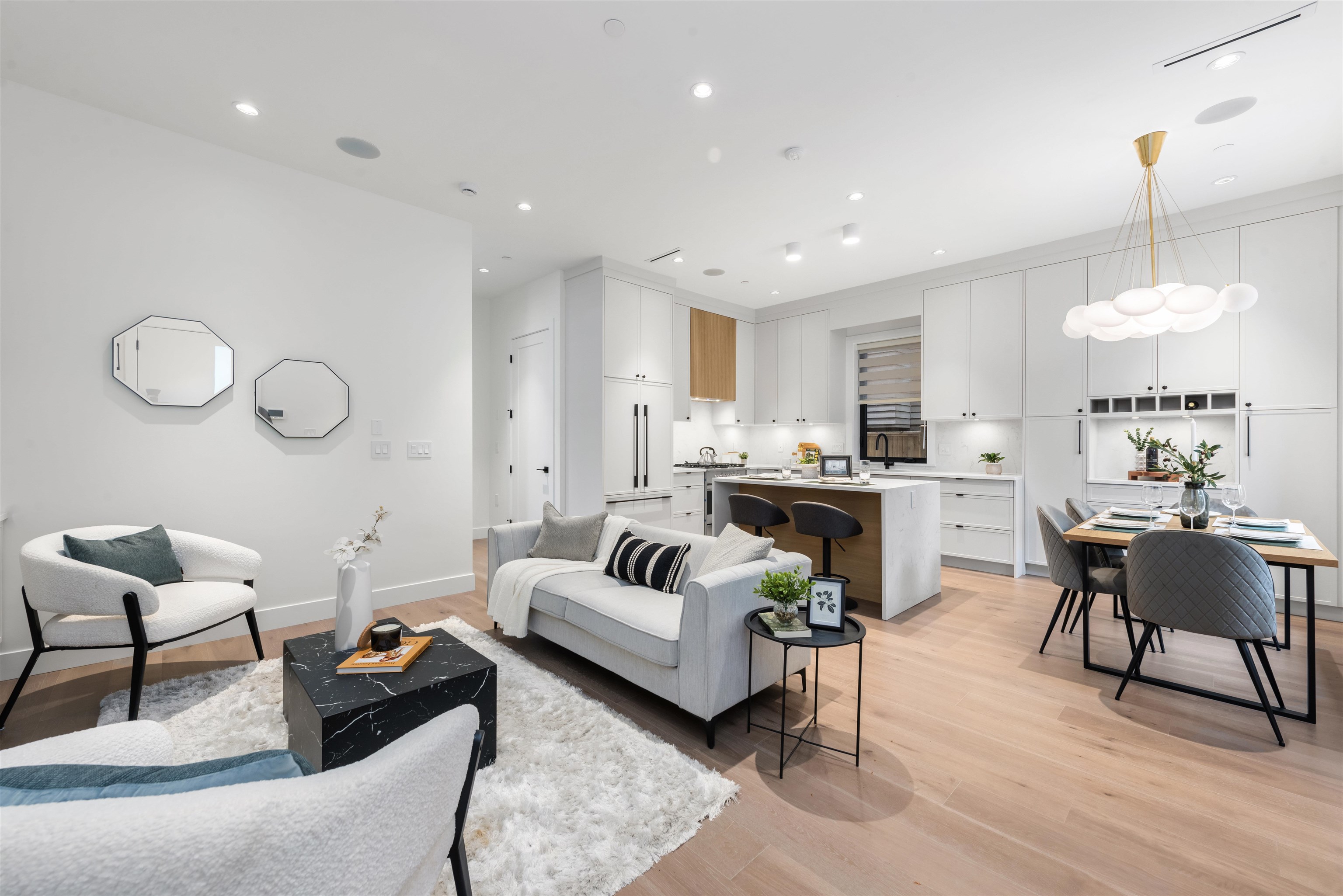 1-878 37 Avenue E, Vancouver, BC, V5W 1G2