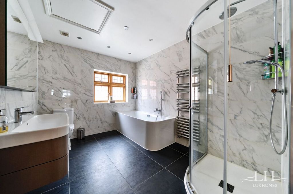 Additional image 8 of 6 bed detached house for saleParkstone Avenue, Emerson Park RM11
