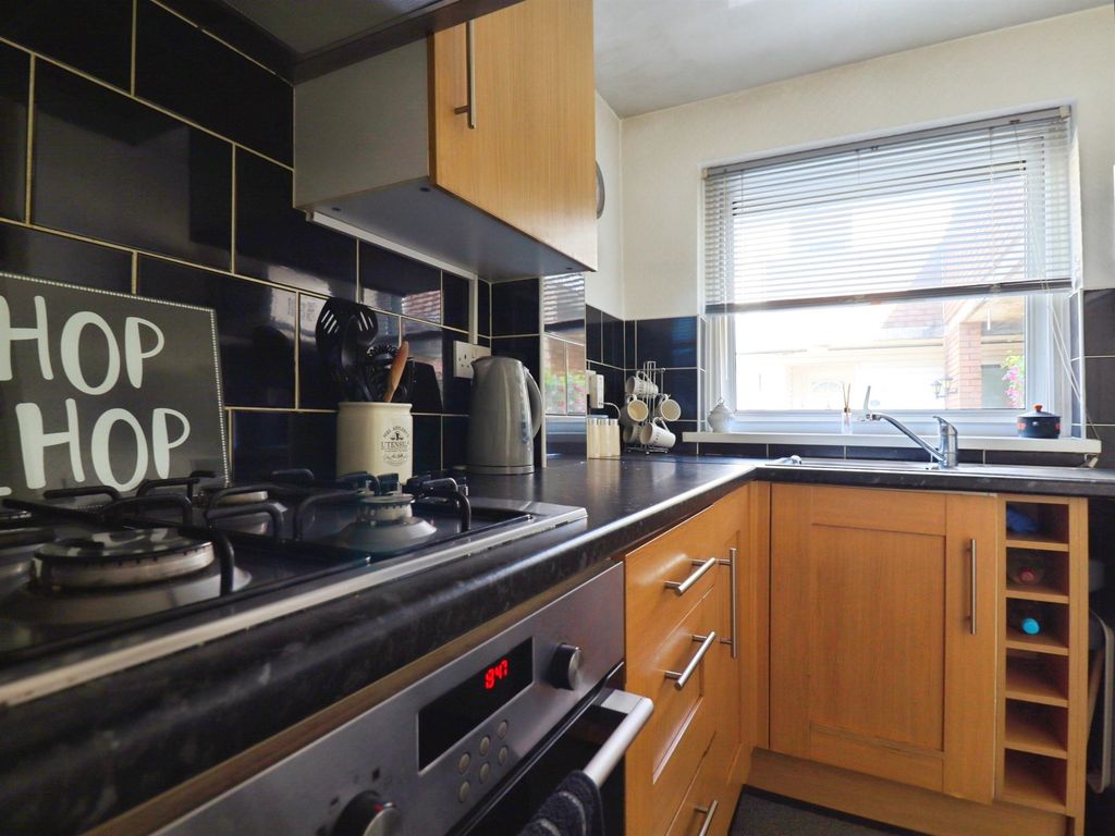 Additional image 8 of 1 bed flat for saleSevenoaks Street, Cardiff CF11