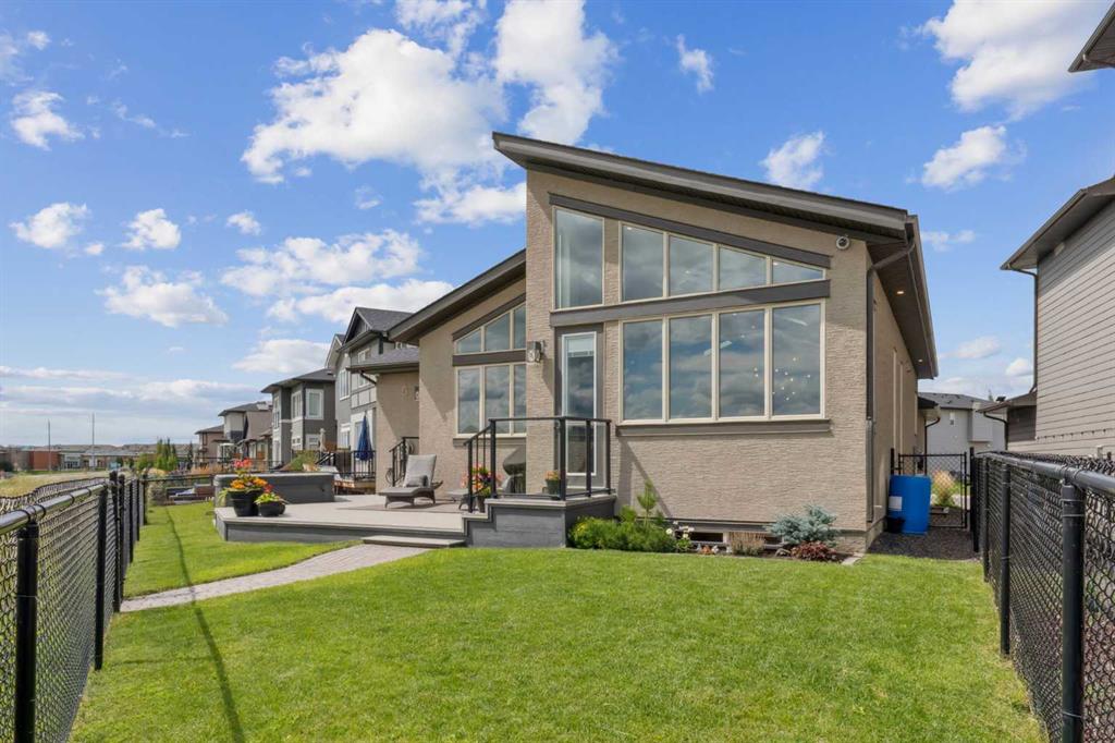 Additional image 3 of 64 Walcrest View SE, Calgary, AB, T2X 4G3