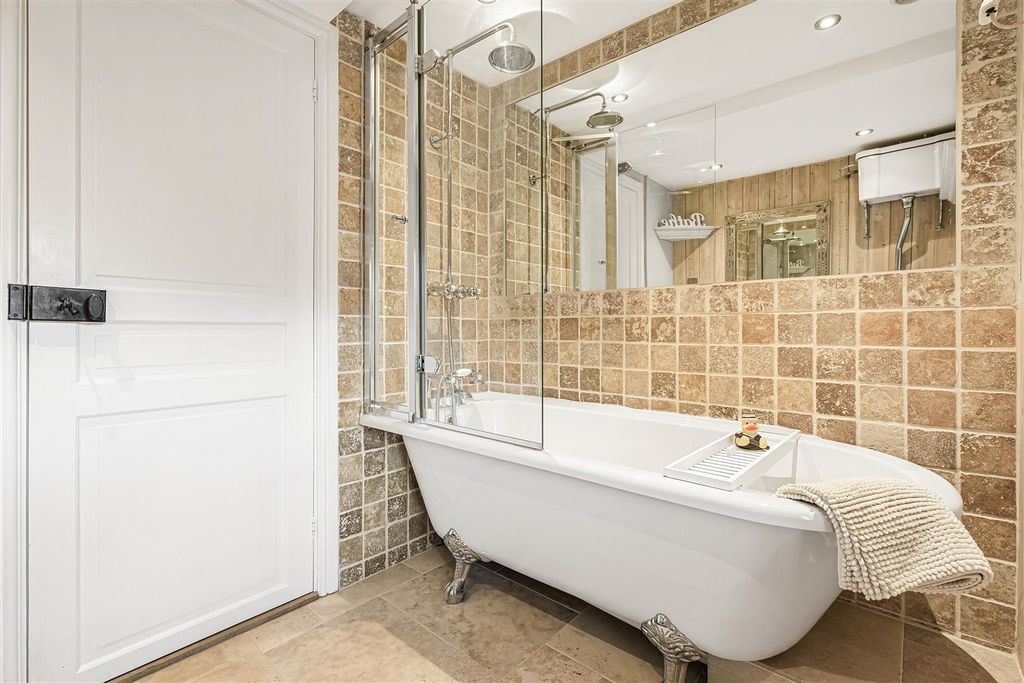 Additional image 27 of 4 bed property for saleQueens Avenue, Bicester OX26