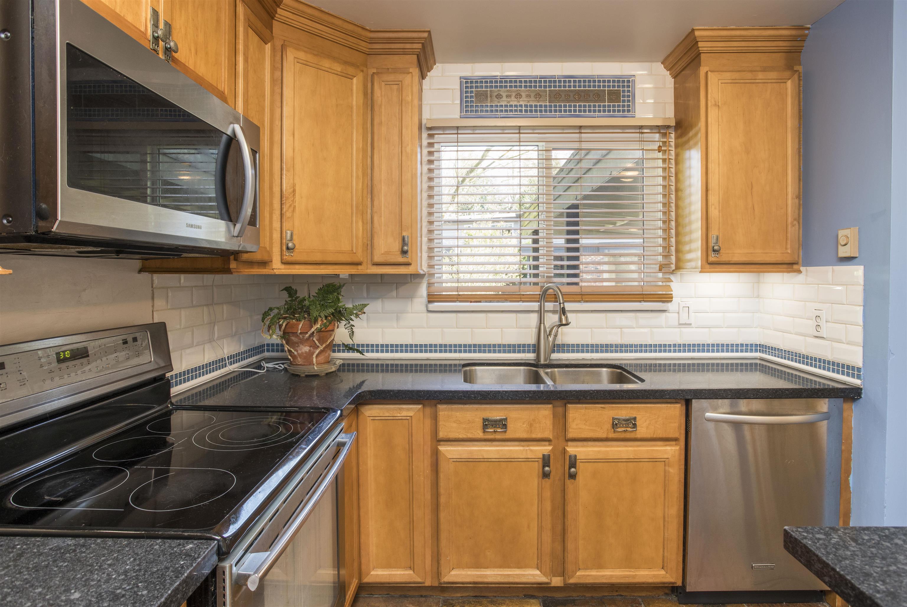 1-12101 Schmidt Crescent, Maple Ridge, BC, V2X 8A2