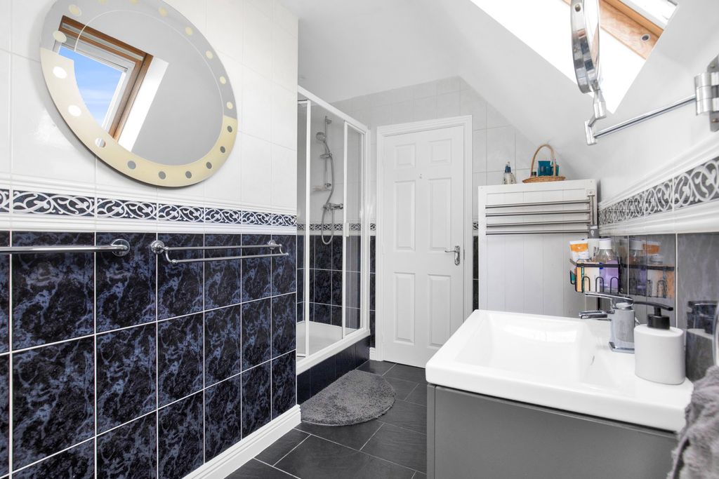 Additional image 17 of 5 bed detached house for saleConnaught Way, Alton GU34