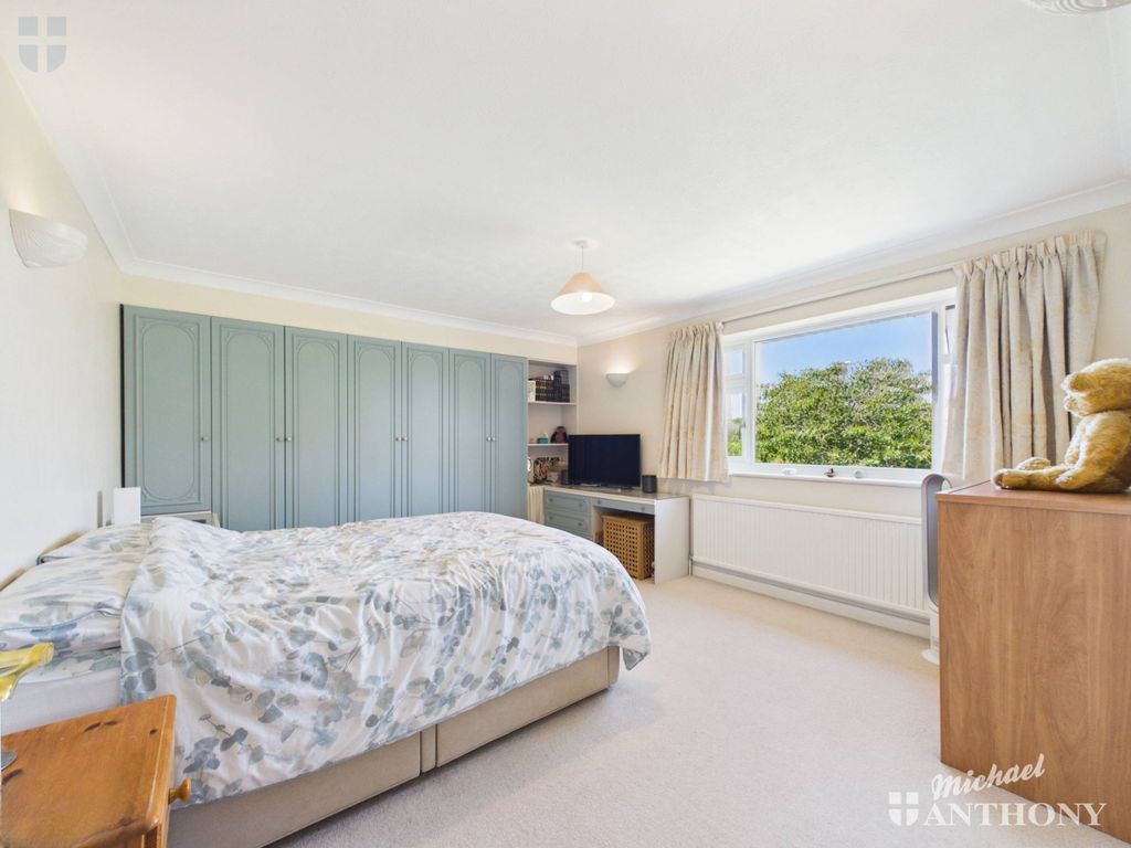 Additional image 12 of 5 bed detached house for saleKing Edward Avenue, Aylesbury HP21