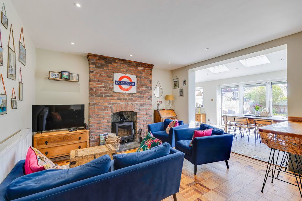 Additional image 8 of 3 bed detached house for saleEarls Court Road, Penylan, Cardiff CF23