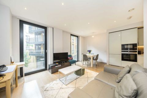 Drapers Yard, Earlsfield SW18