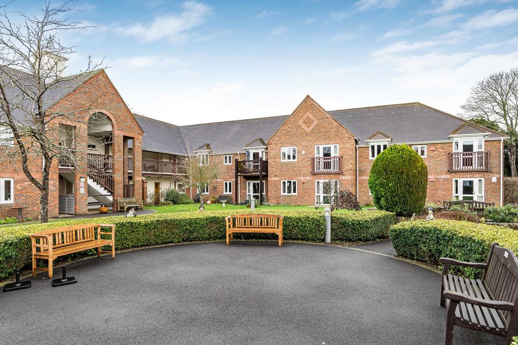 Additional image 13 of 2 bed flat for saleAdams Way, Alton, Hampshire GU34