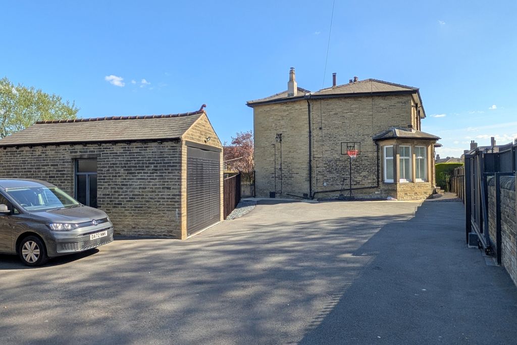Additional image 26 of 4 bed detached house for saleThe Mount, Lightcliffe Road, Brighouse HD6