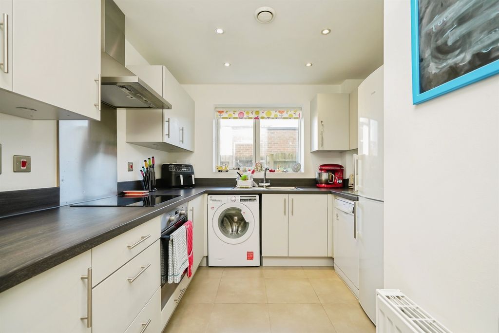 Additional image 3 of 1 bed flat for saleCharlotte Avenue, Bicester OX27