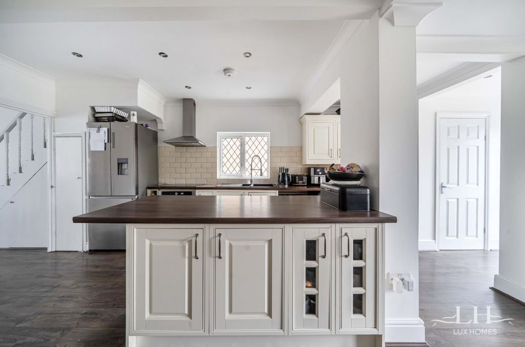Additional image 5 of 5 bed end terrace house for saleRainsford Way, Hornchurch RM12