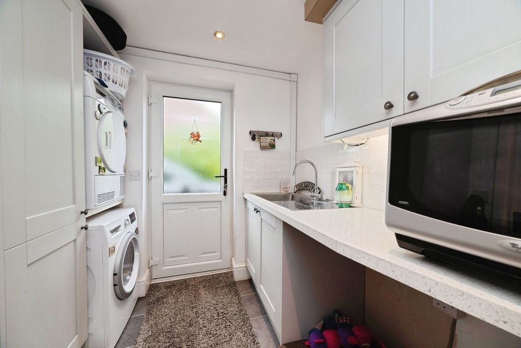 Additional image 6 of 4 bed detached house for saleChurch Road, Beverley HU17