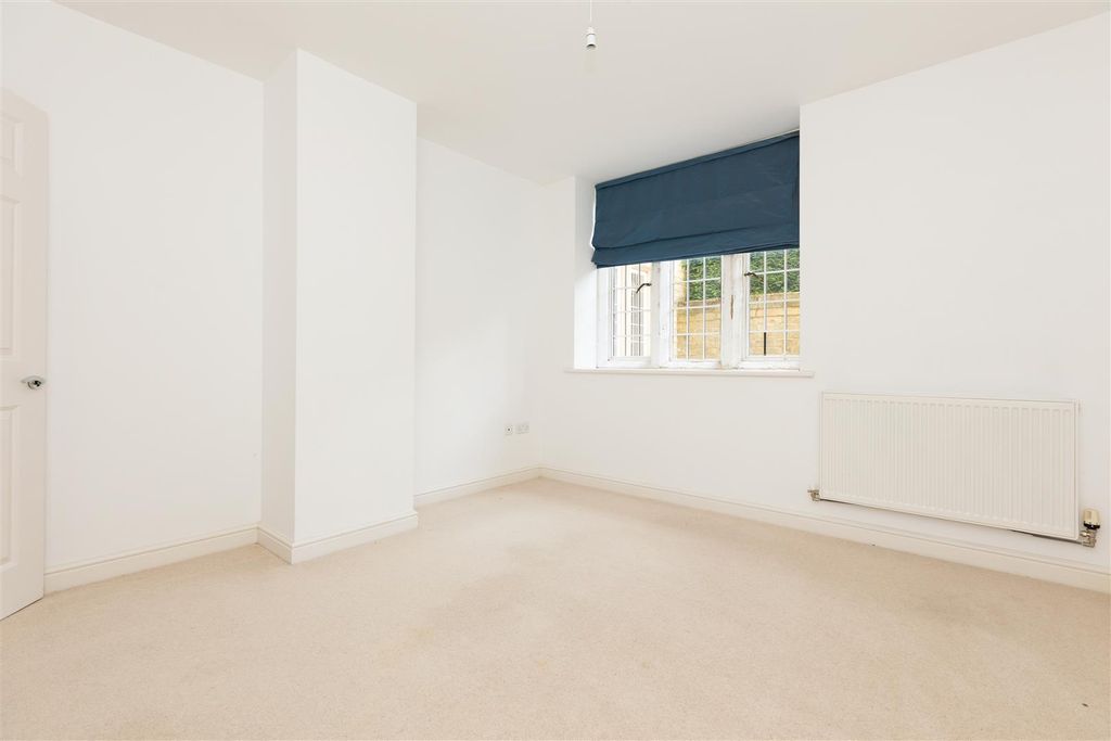 Additional image 13 of 3 bed flat for saleFairfield Hall, Kingsley Avenue, Fairfield SG5