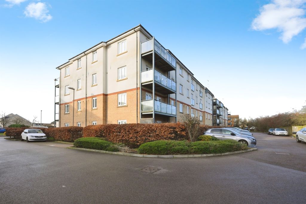 2 bed flat for saleSorbus Road, Broxbourne EN10