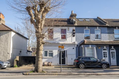 Brighton Road, South Croydon CR2