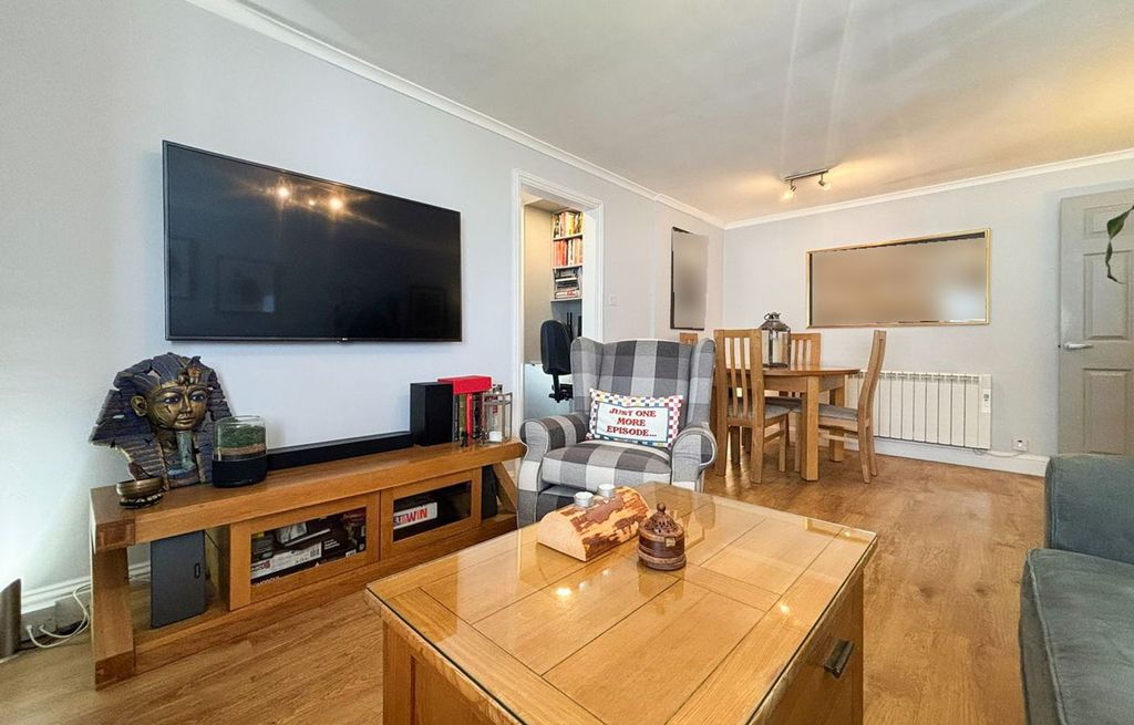 Additional image 10 of 1 bed flat for sale12 Marett Court, Havre Des Pas, St Helier JE2