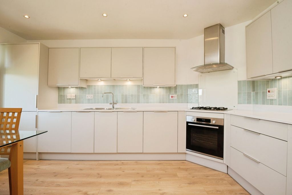 Additional image 2 of 2 bed flat for saleForio House, Ffordd Garthorne, Cardiff CF10