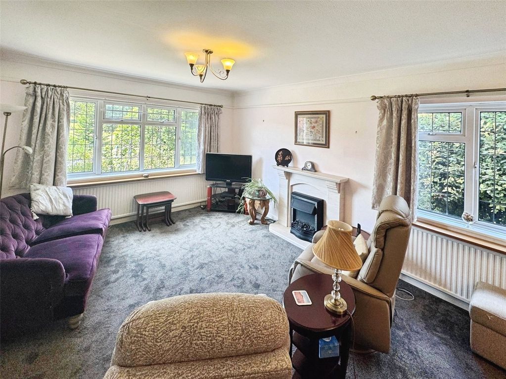 2 bed flat for saleElmside, Budleigh Salterton, Devon EX9 photo 2