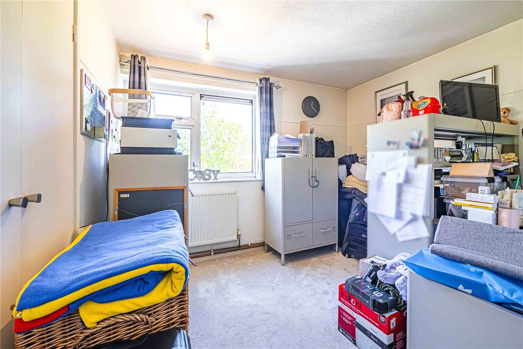 Additional image 9 of 2 bed flat for saleBeech Drive, Berkhamsted, Hertfordshire HP4