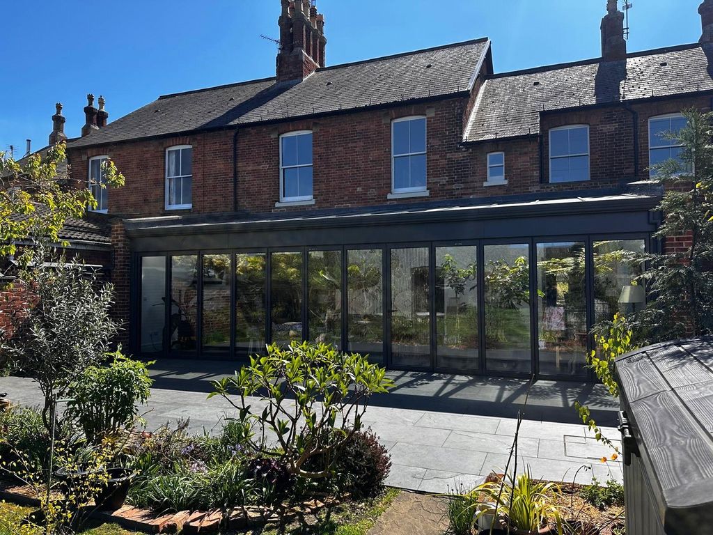 5 bed semi-detached house for saleWest Street, Bourne, Lincolnshire PE10