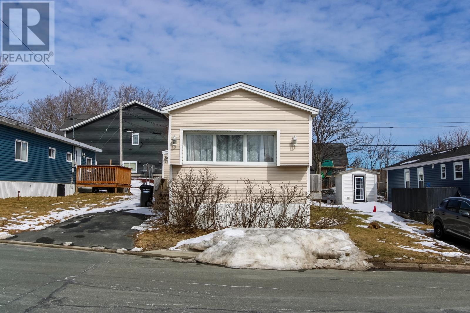 3 Meadowbrook Park Road, St. John's, NL, A1S1G1