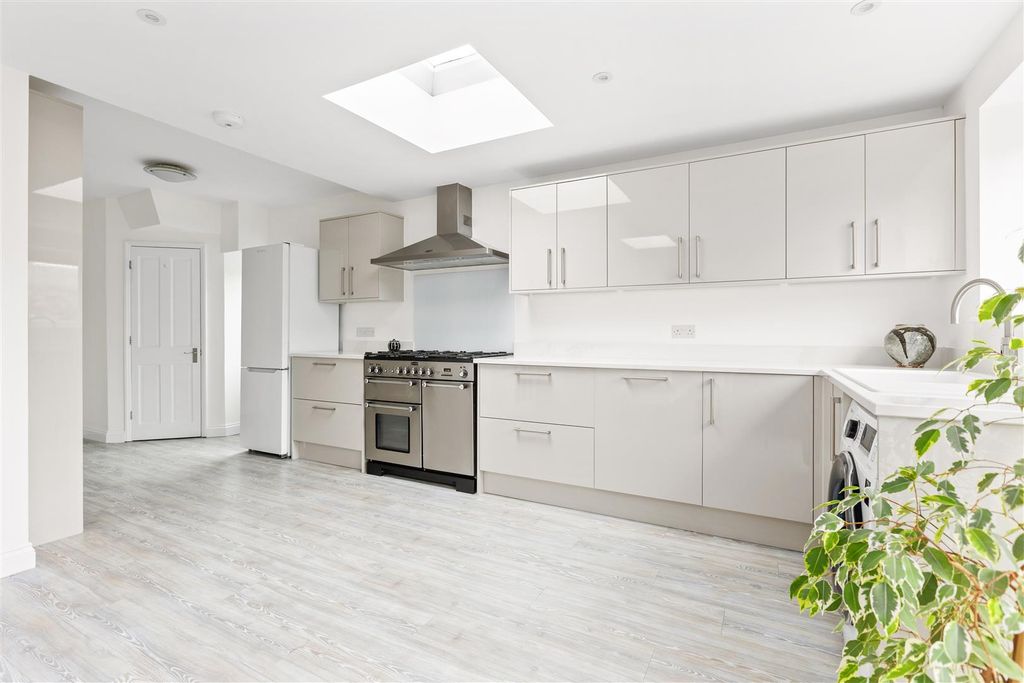 Additional image 5 of 3 bed semi-detached house for saleGrosvenor Road West, Baldock SG7