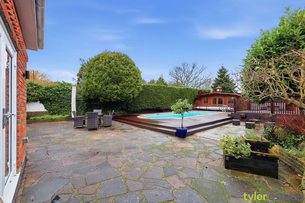 Additional image 40 of 5 bed detached house for saleNoak Hill Road, Billericay CM12