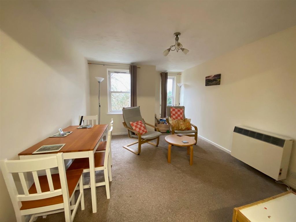 1 bed flat for saleWorcester Road, Malvern WR14 photo 4