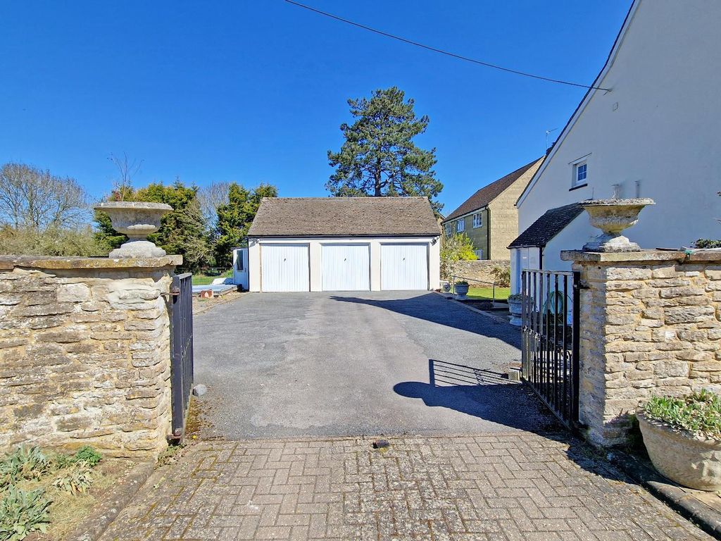 Additional image 26 of 6 bed detached house for saleFringford Road, Caversfield, Bicester OX27