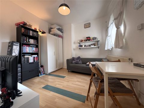 Edward Close, Cricklewood, London NW2