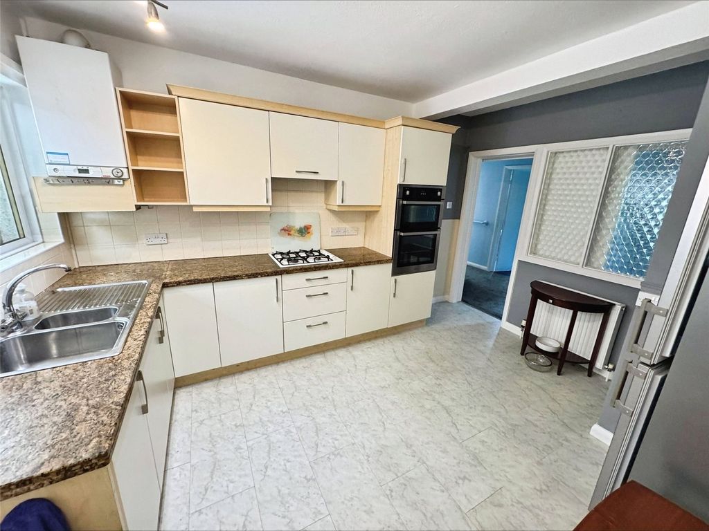 2 bed flat for saleElmside, Budleigh Salterton, Devon EX9 photo 4