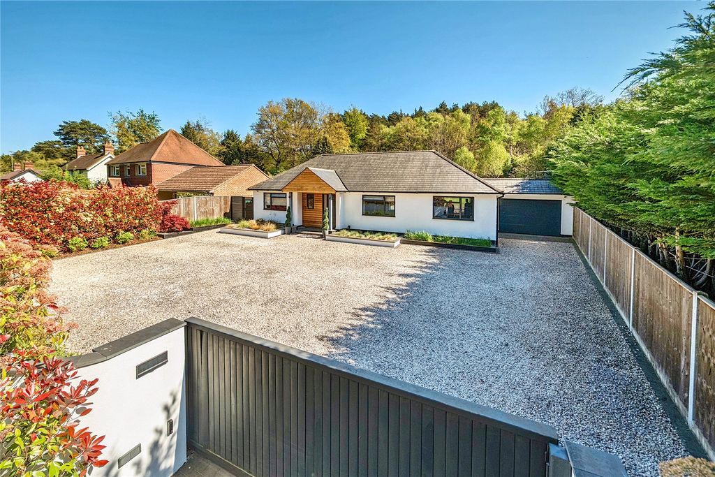 4 bed bungalow for saleBagshot, Surrey GU19
