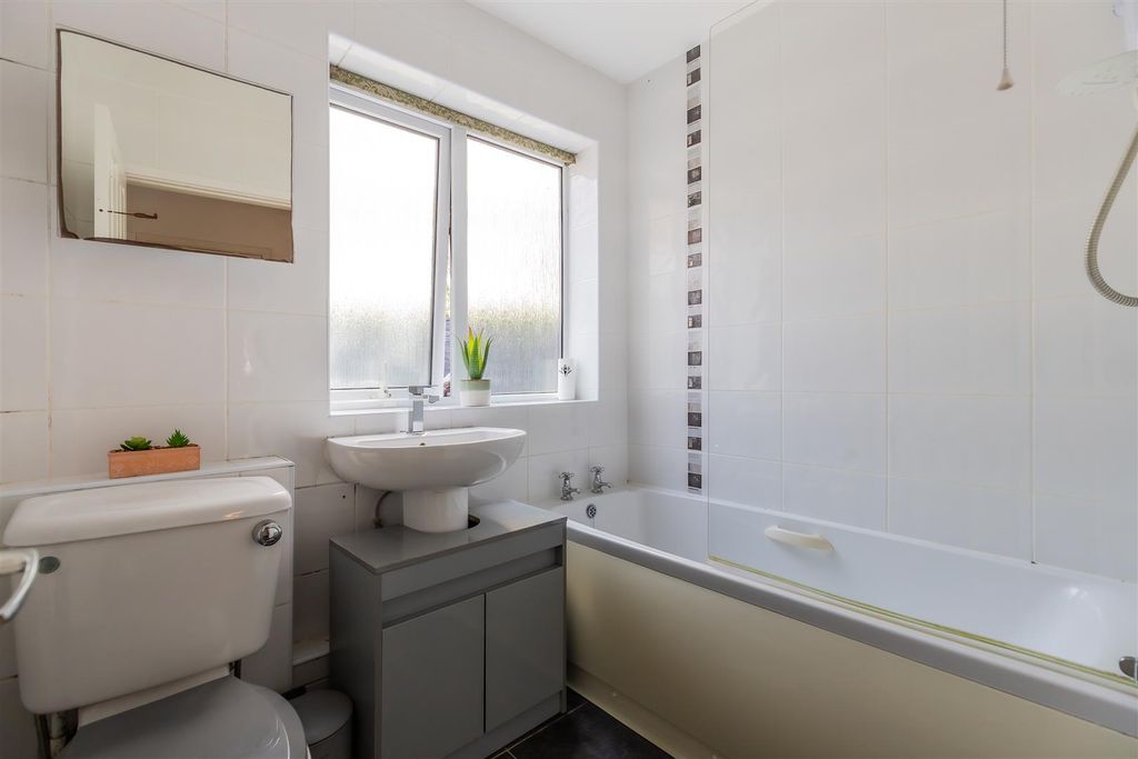 Additional image 5 of 3 bed maisonette for saleGwynant Crescent, Lakeside, Cardiff CF23