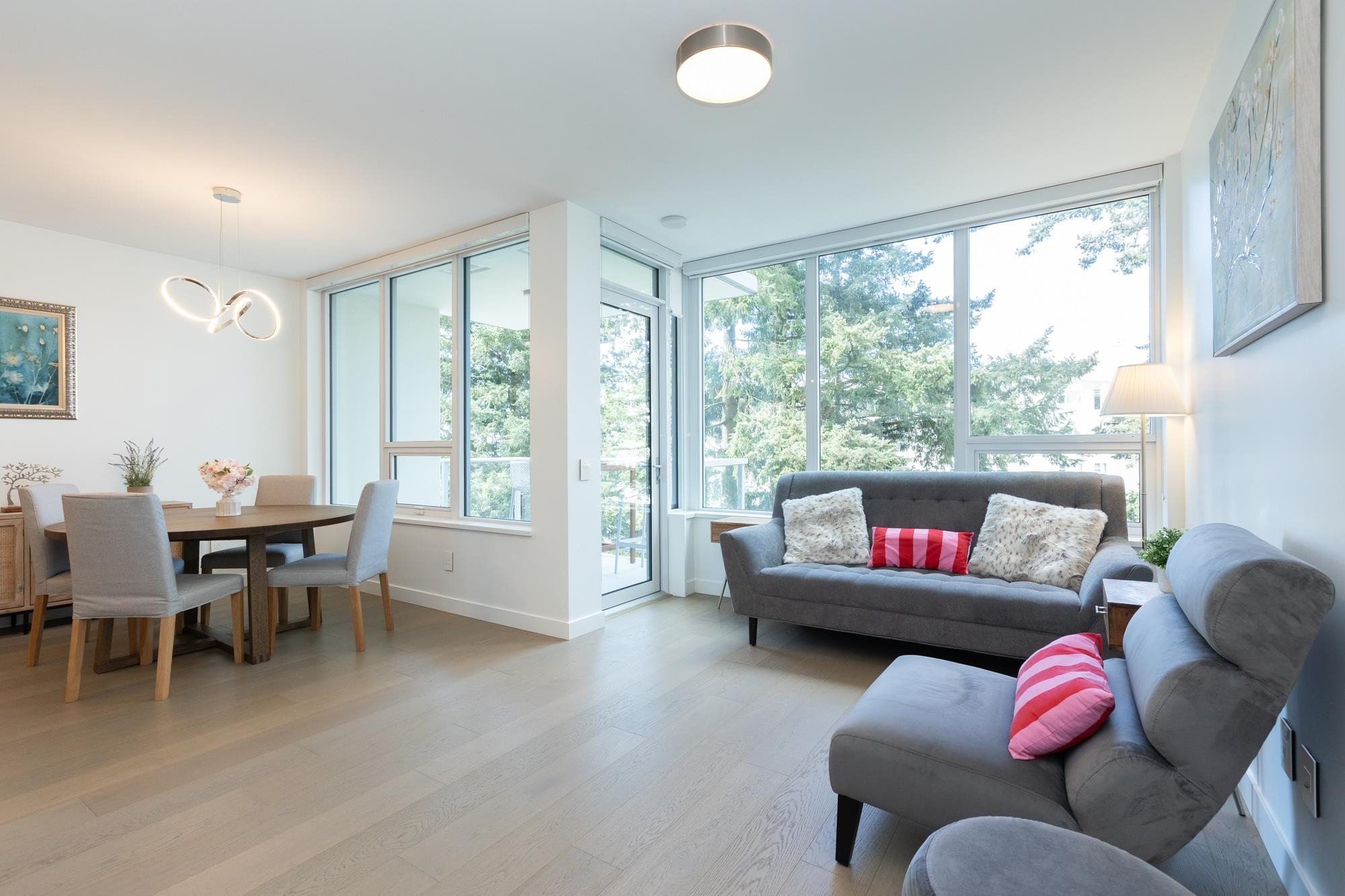 Additional image 4 of 402-15165 Thrift Avenue, Surrey, BC, V4B 0C1