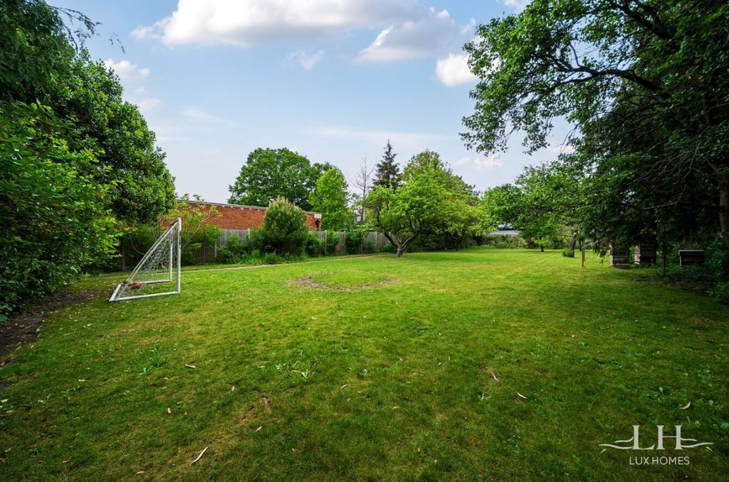 Additional image 21 of 6 bed detached house for saleParkstone Avenue, Emerson Park RM11