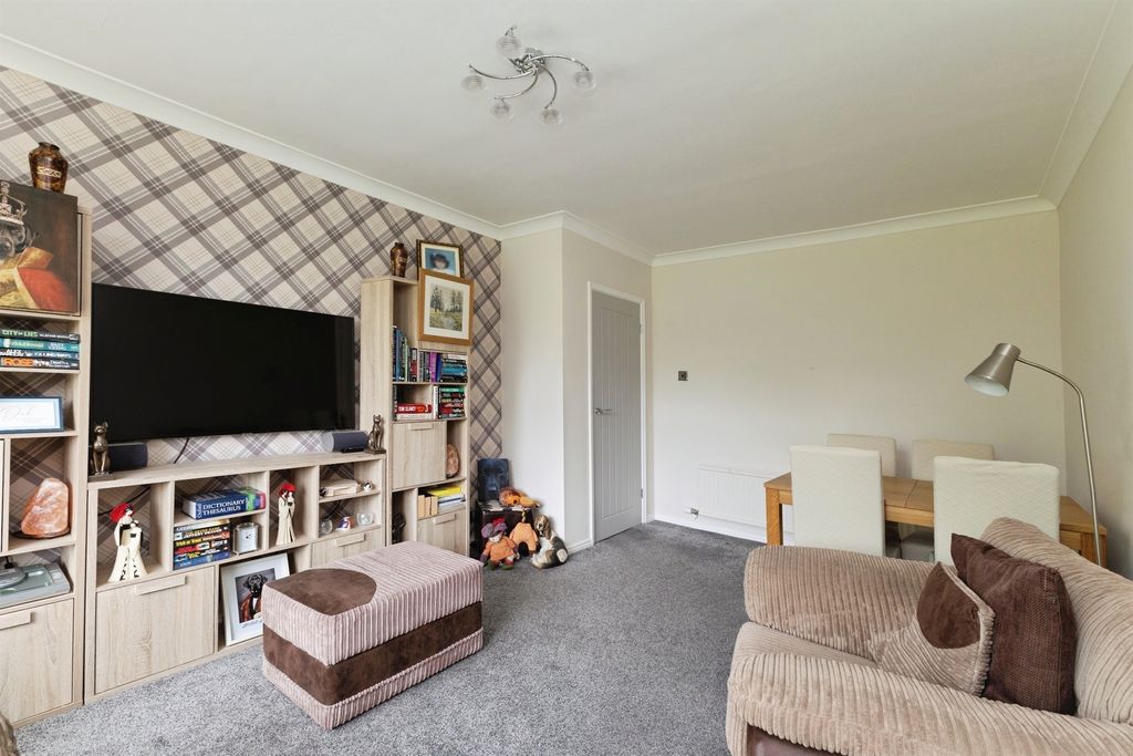 3 bed flat for saleThe Crescent, Middlesbrough TS5 photo 5