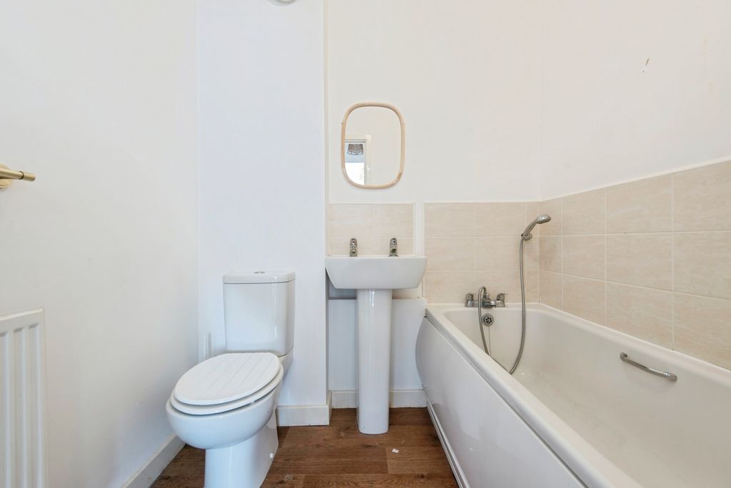 Additional image 10 of 2 bed flat for salePlanets Way, Biggleswade, Bedfordshire SG18