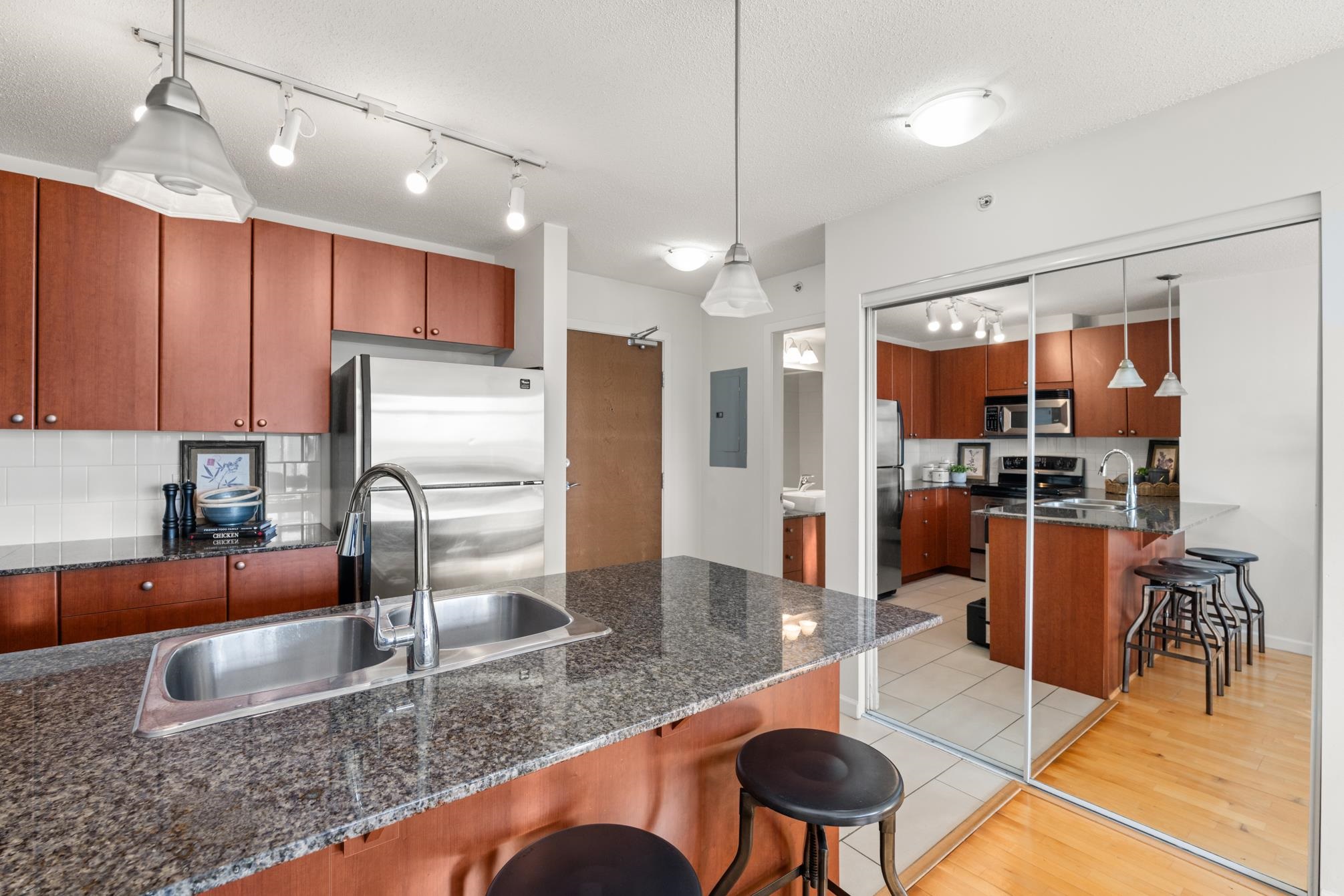 Additional image 5 of 1103-610 Victoria Street, New Westminster, BC, V3M 0A5