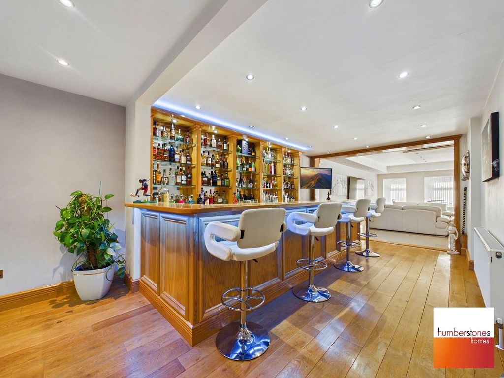 7 bed detached house for saleWolverhampton Road, Oldbury B68 photo 3
