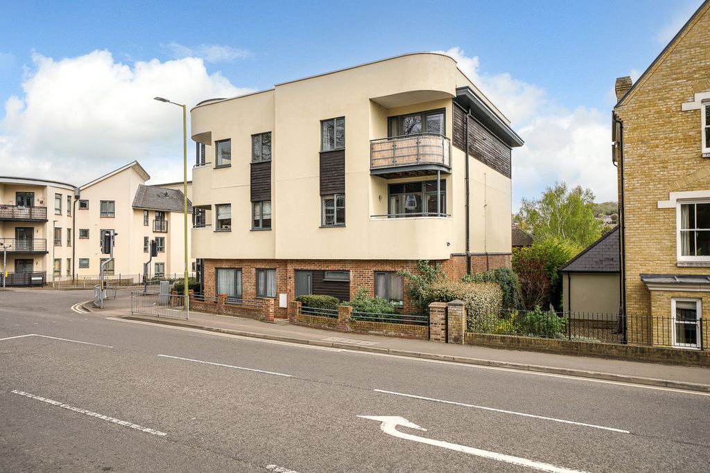 Additional image 19 of 2 bed flat for saleStag Lane, Berkhamsted HP4