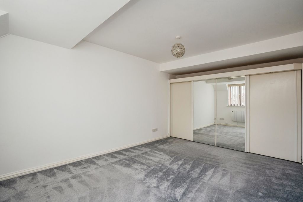 Additional image 4 of 2 bed flat for salePelham Terrace, Emsworth, Hampshire PO10