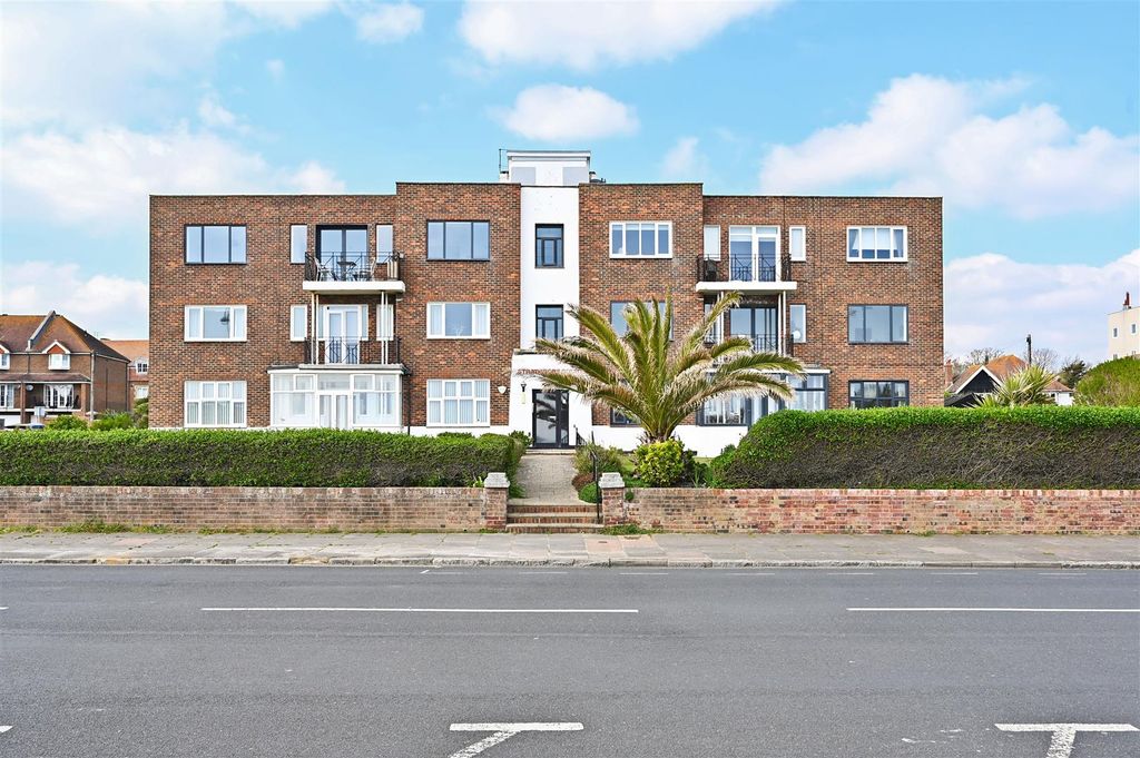 Additional image 2 of 3 bed flat for saleDe La Warr Parade, Bexhill-On-Sea TN40