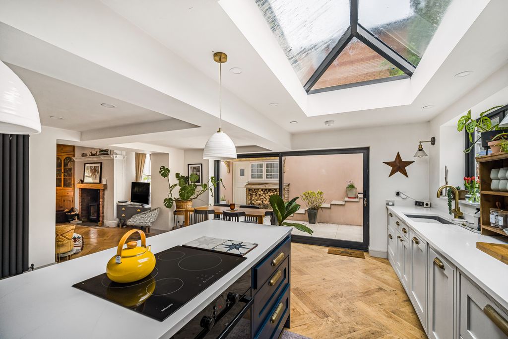 Additional image 2 of 4 bed detached house for saleHeol Hir, Llanishen, Cardiff CF14
