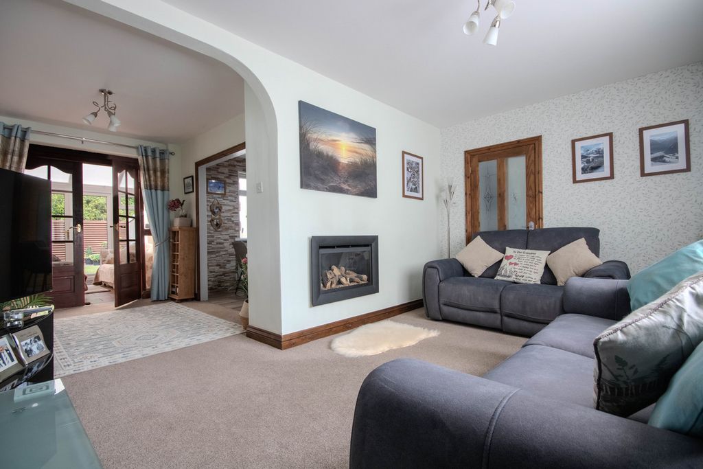 Additional image 2 of 3 bed semi-detached house for saleHeol-Y-Nant, Caerphilly CF83
