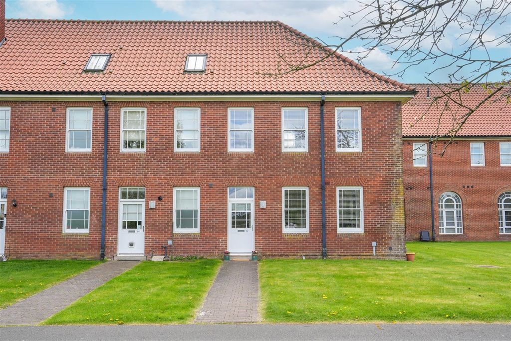 3 bed terraced house for saleRobertson Drive, Lanark ML11