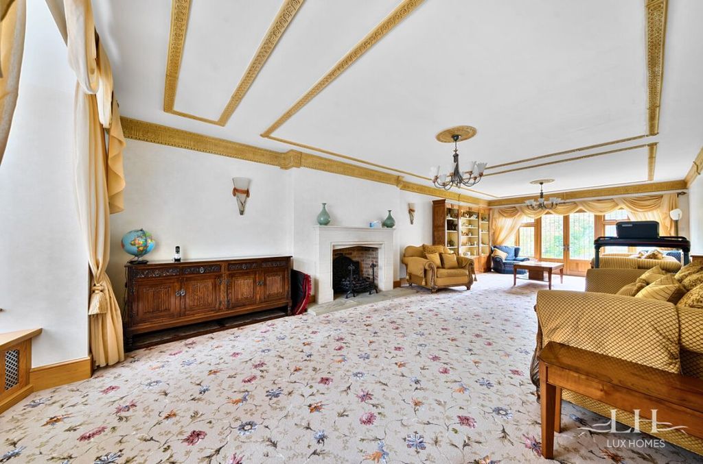 Additional image 9 of 6 bed detached house for saleParkstone Avenue, Emerson Park RM11
