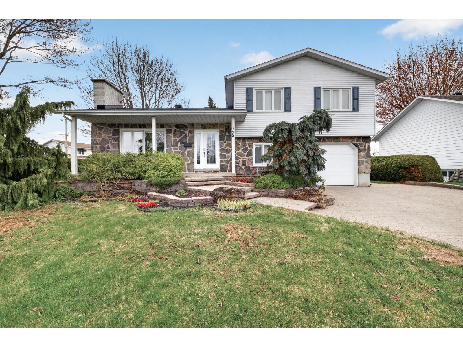 378 Rue Monseigneur-Nadeau