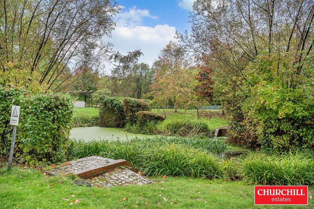 Additional image 19 of 2 bed flat for saleBoleyn Court, Epping New Road, Buckhurst Hill IG9