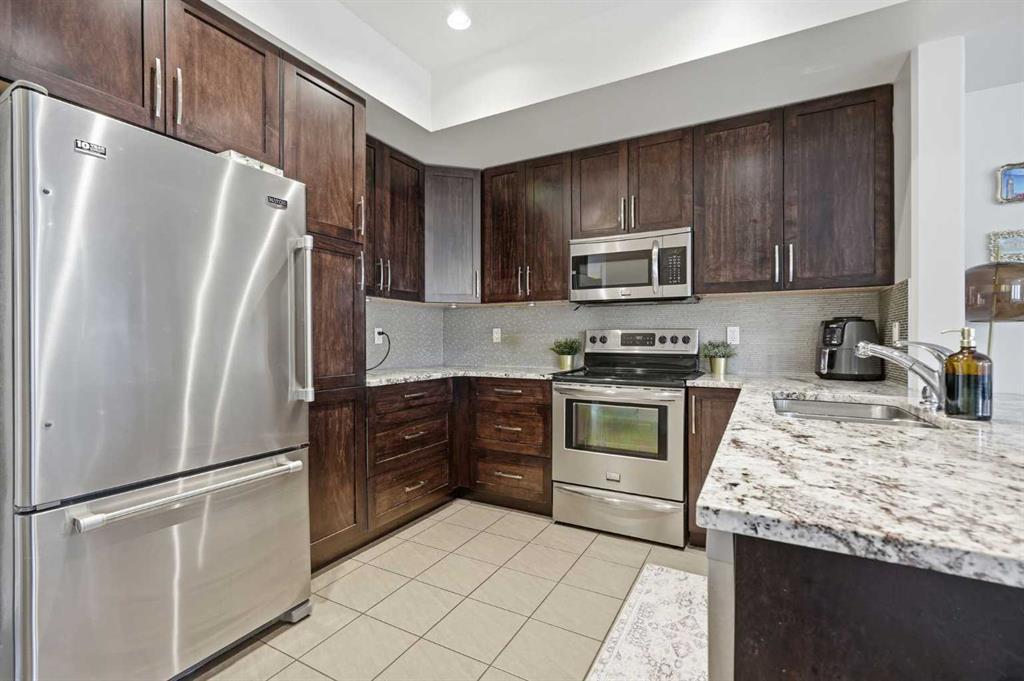 Additional image 6 of 86 Cougar Ridge Landing SW, Calgary, AB, T3H 0X8