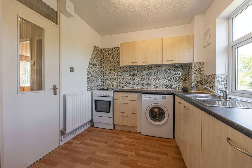 Additional image 2 of 2 bed flat for saleBeaufort Road, Newport NP19